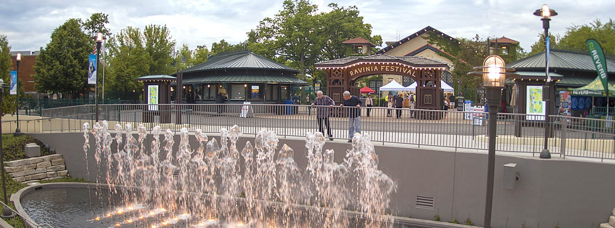 Ravinia guests looking down into the Kohl Kaplan Fountain